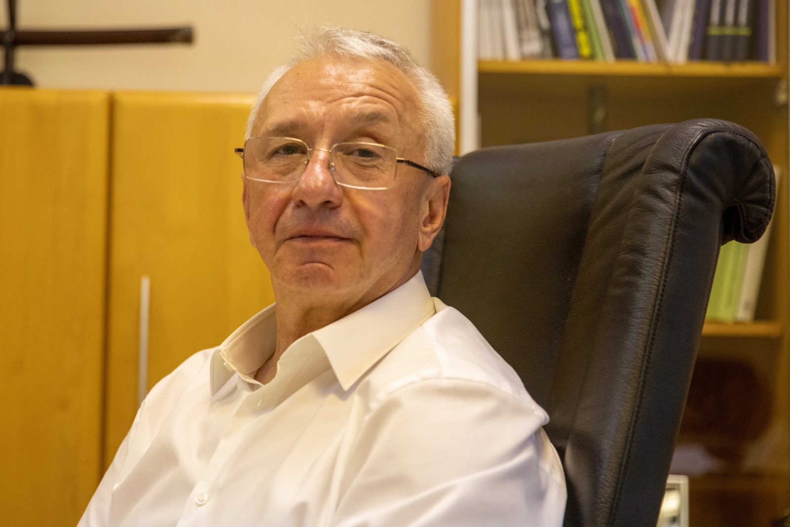 4B7954AD B511 435A 997C 2BBE766C56AC