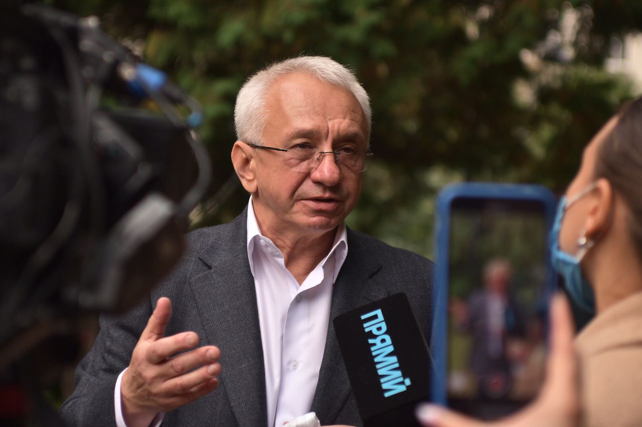 photo5193120257416474583