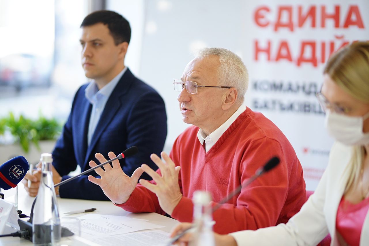 photo5228746104898695187