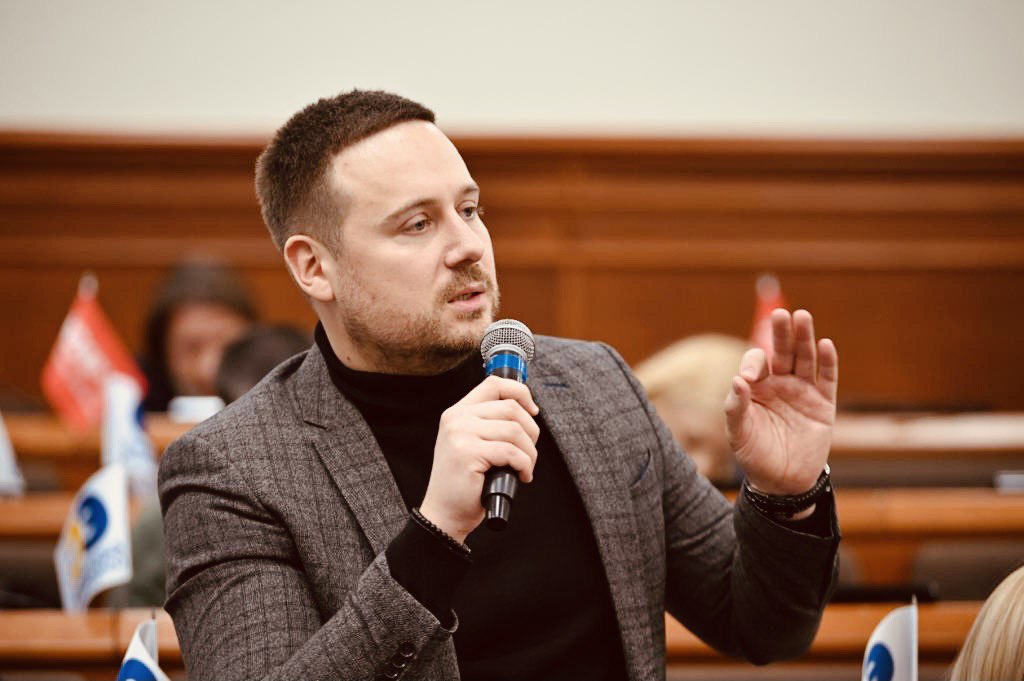 photo5337223355159393265