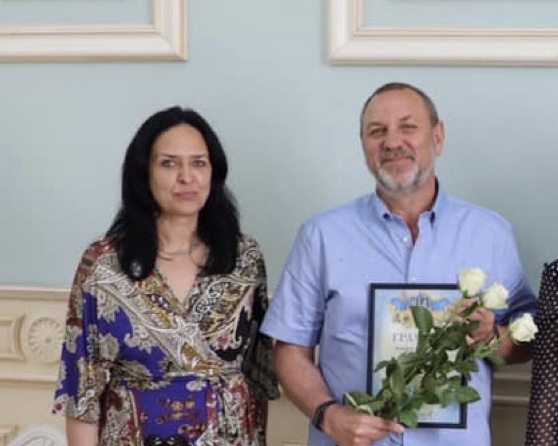 2398E418 0261 420D B620 F18C7AFA5B04