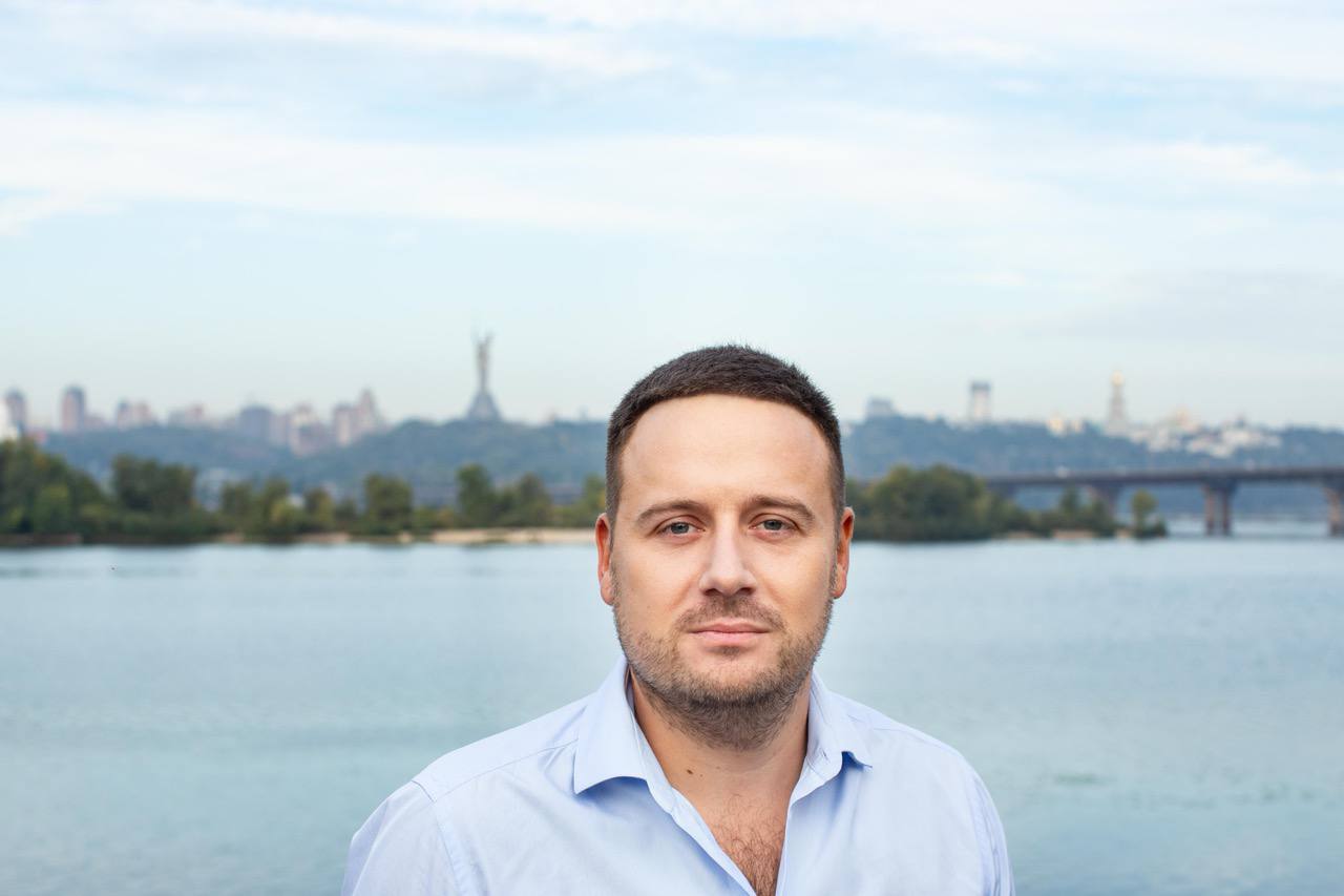 photo5366457982067519780