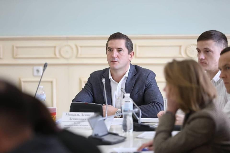 F52BB81A 25A7 45E8 A6D7 1DC9F9E69074