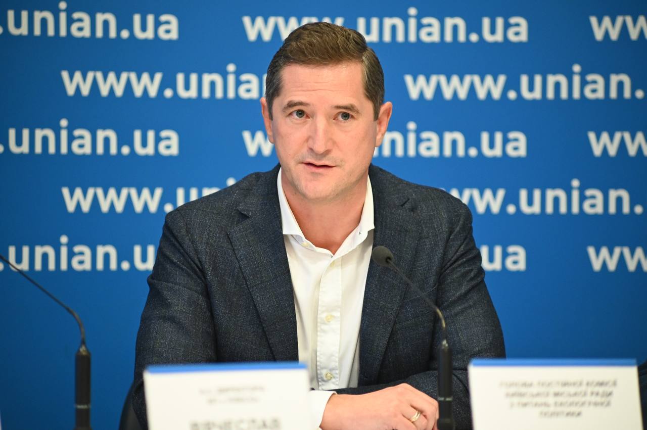 photo5382318613391848582