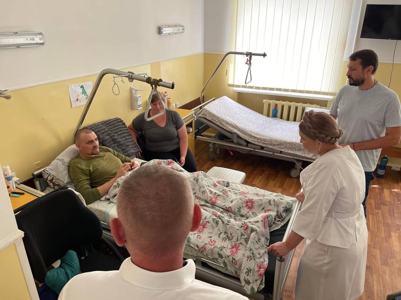 photo 5350611670164163874 y