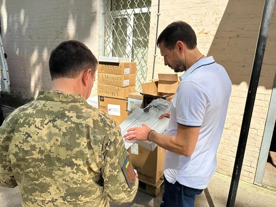 3C38425D A75F 4AFD 811A 1B72F392888E